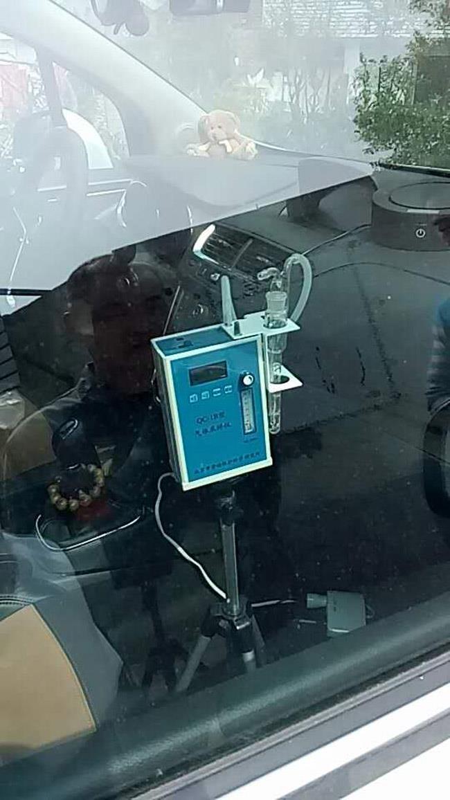 2017年4月16日別克昂科拉車內(nèi)有害氣體檢測(cè)現(xiàn)場(chǎng)